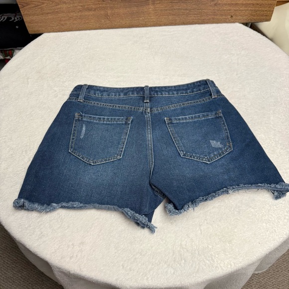 Time & Tru size 10 Blue Distressed Women's Jean Shorts - Picture 3 of 8